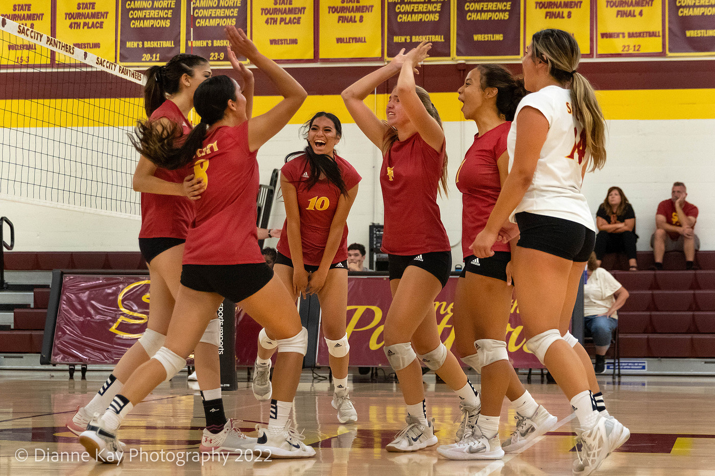 The Panthers beat the Hawks 3-0 (25-18, 25-18, 25-19); the win snaps SCC's losing streak and extends CRC's losing streak